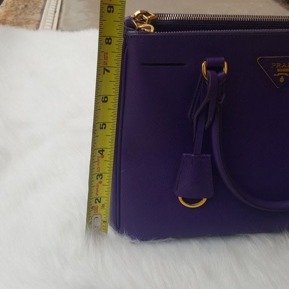 Prada bag Year 2012😊@ - Picture 3 of 8